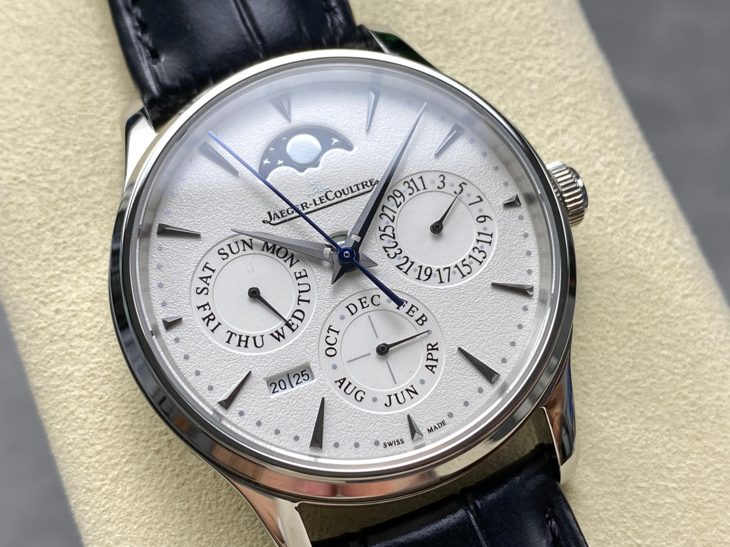 Jaeger-LeCoultre-11