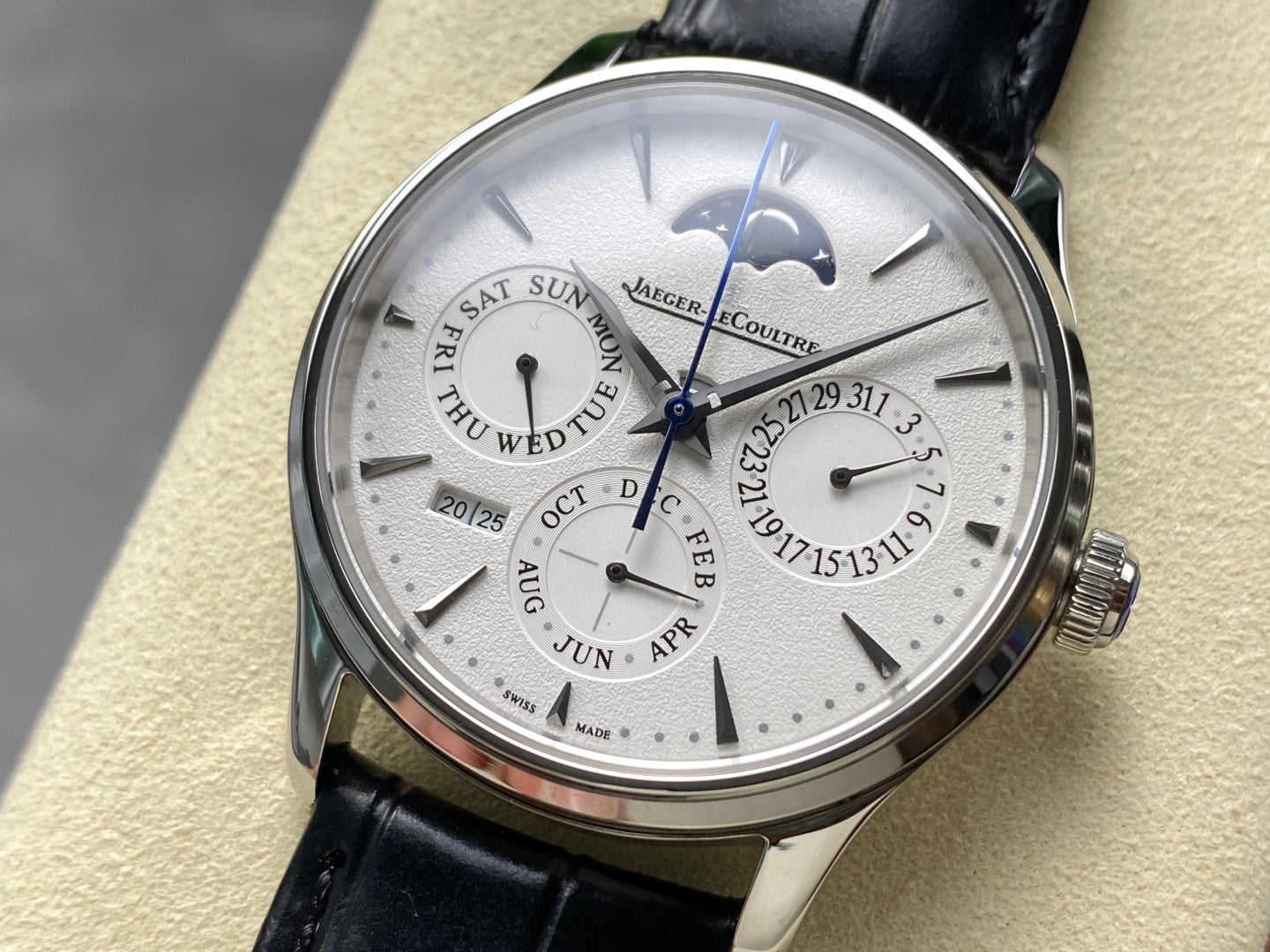 Jaeger-LeCoultre-11