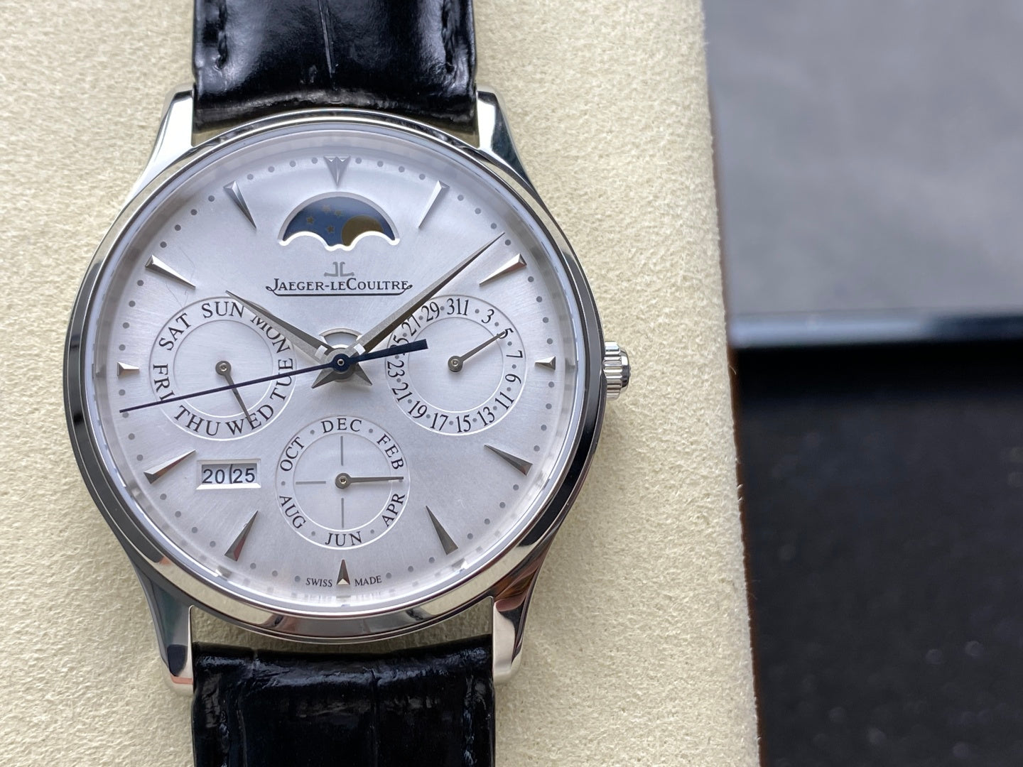 Jaeger-LeCoultre-12