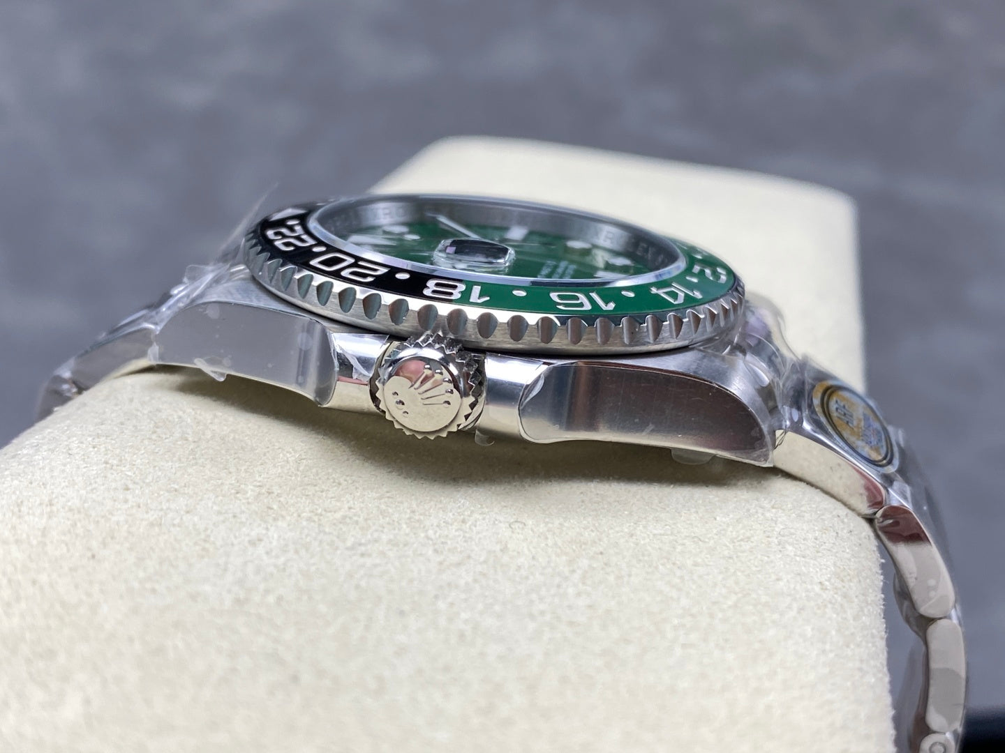 GMT-18