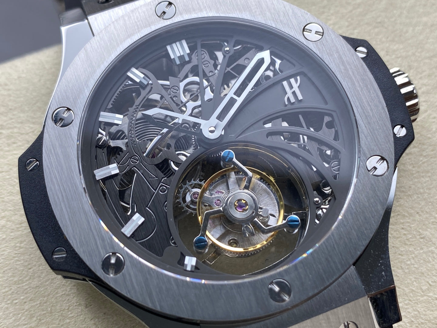 HUBLOT-8