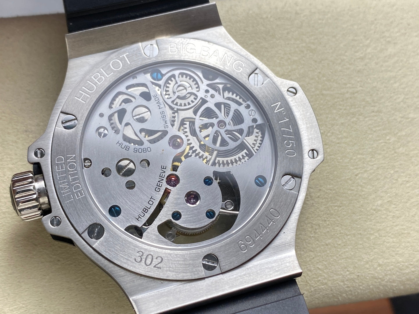 HUBLOT-8